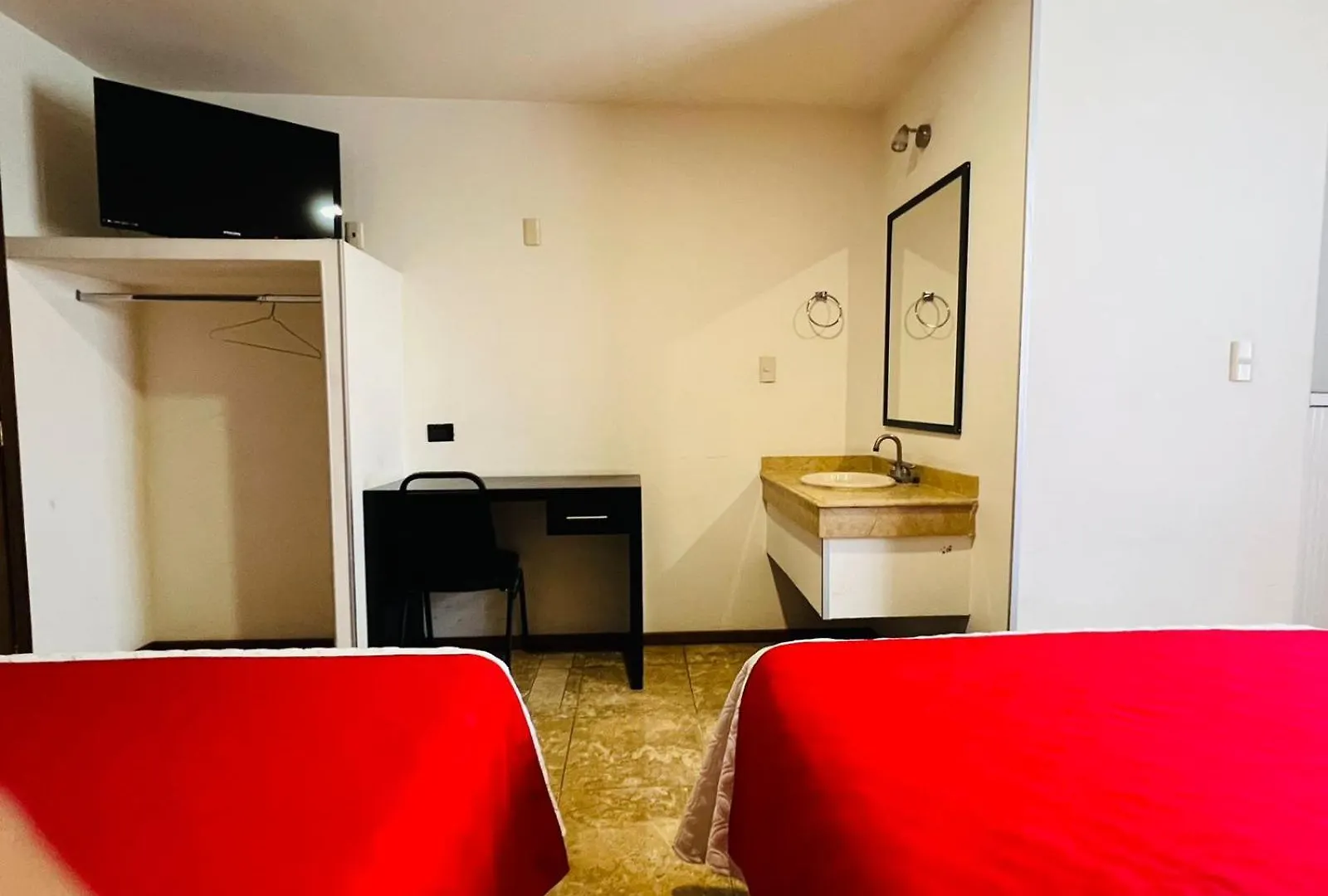 ***  Hotel Arbis Puebla Mexico